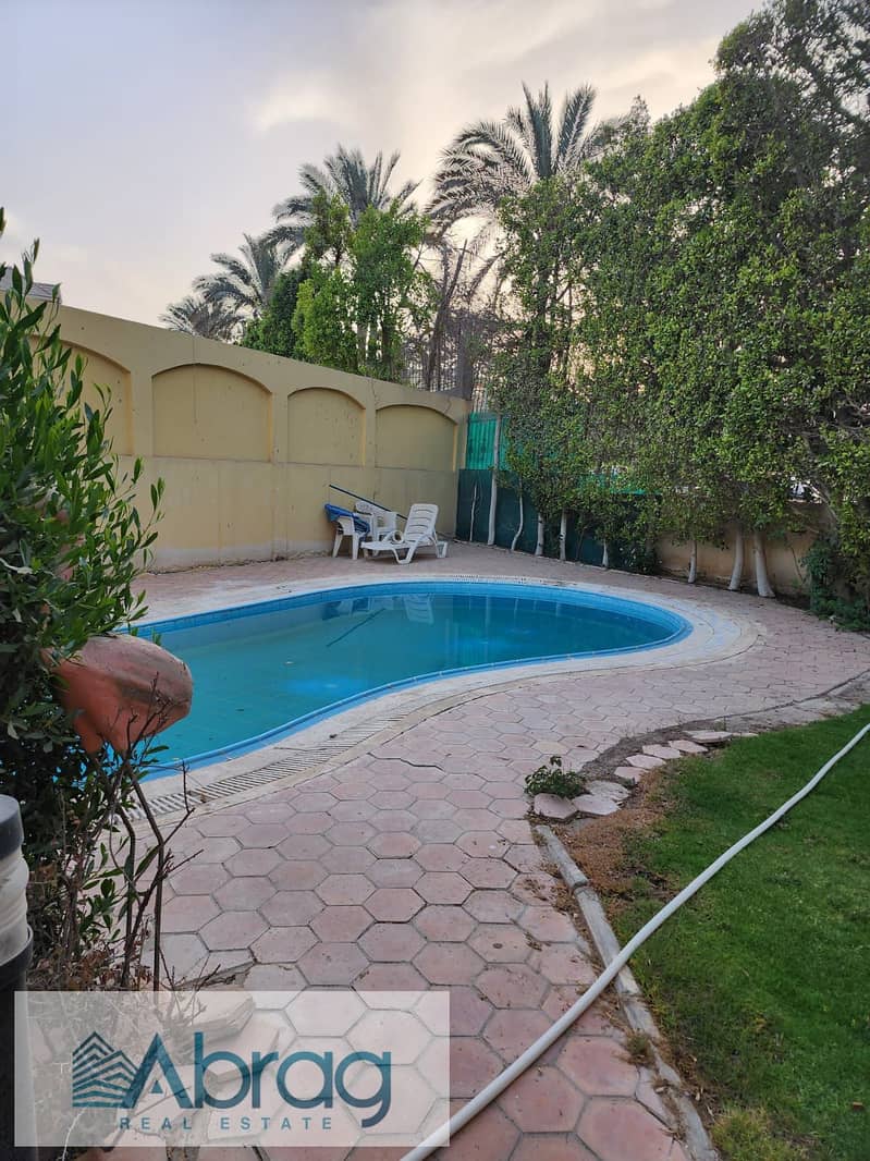 Villa for rent, 700 sq m, with swimming pool, furnished and air-conditioned, in Al Yasmin Greenland Compound – pohled 2
