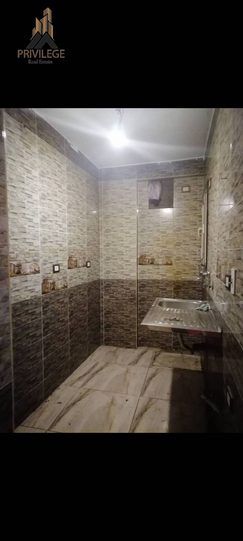 Apartment for sale in the most upscale streets of Maadi - Al-Taa'awon Street. A unique opportunity for residence or investment in one of the best locations in Maadi, an apartment with super lux finishing and practical net area. - Widok 3