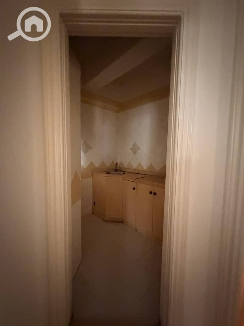 Duplex for rent in the First District, 350 meters, private entrance and private front and back gardens for privacy, close to all services. - Mehr