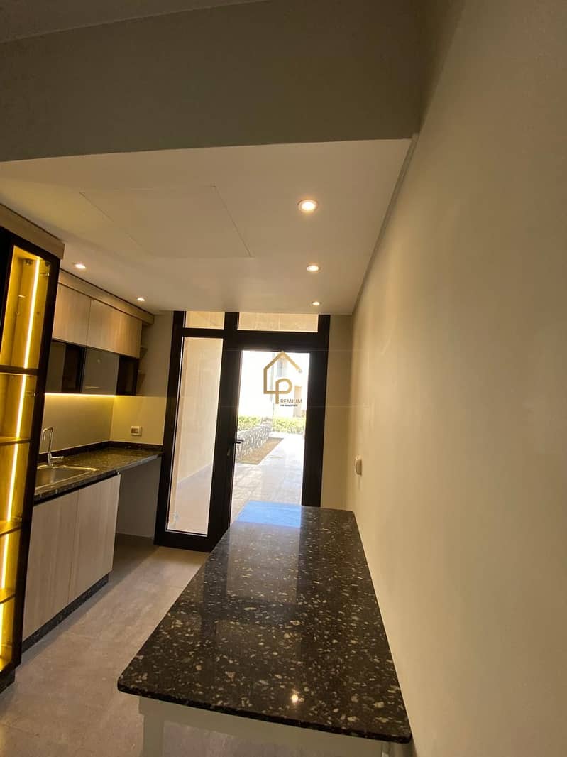 Townhouse with Kitchen and AC for rent at Owest(WHYT)near of palm hills , new giza ,palm parks elshikh zayed and waslt dahshour – další