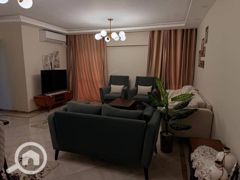 For sale, an apartment in Compound Sakan Misr Al-Andalus, New Cairo, at the end of the American University Street and minutes to the 90th South and the Hyde Park Compound, ultra-super-lux finishing. - Widok 2