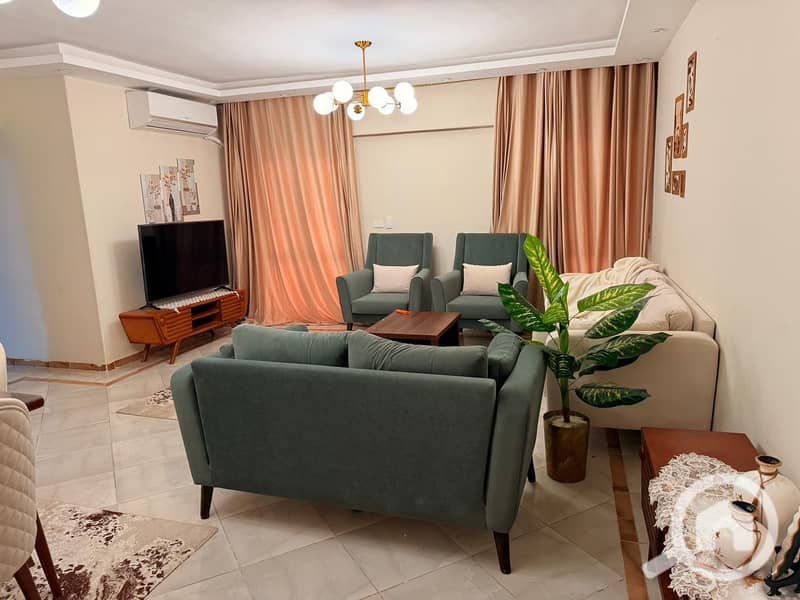 For sale, an apartment in Compound Sakan Misr Al-Andalus, New Cairo, at the end of the American University Street and minutes to the 90th South and the Hyde Park Compound, ultra-super-lux finishing. - Widok 3