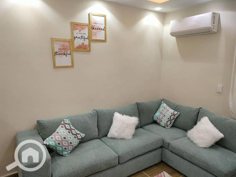 For sale, an apartment in Compound Sakan Misr Al-Andalus, New Cairo, at the end of the American University Street and minutes to the 90th South and the Hyde Park Compound, ultra-super-lux finishing. - Więcej