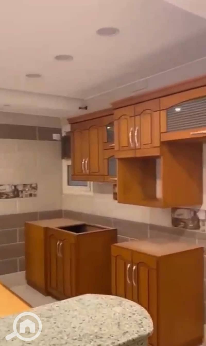 For sale in Dar Misr Al Qarnafel, First Settlement, 150m² apartment with garden view, ground floor, ultra super lux – pohled 3