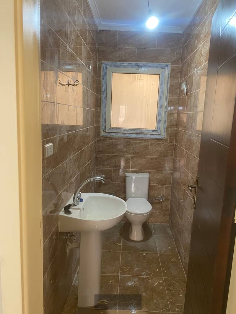 Apartment for rent in El Khamayel Compound – Sheikh Zayed. Area: 165 sq m. 3 bedrooms, 3 bathrooms. Floor: First - Widok 4