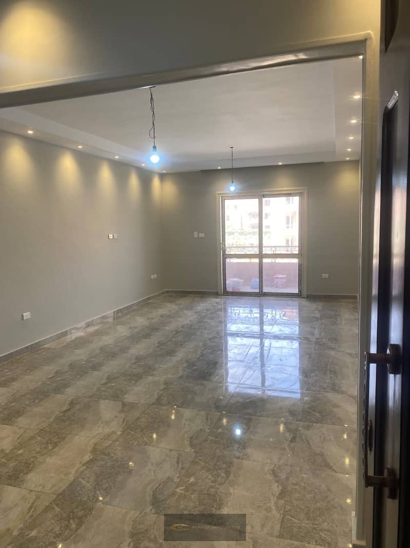 Apartment for rent in El Khamayel Compound – Sheikh Zayed. Area: 165 sq m. 3 bedrooms, 3 bathrooms. Floor: First - Więcej