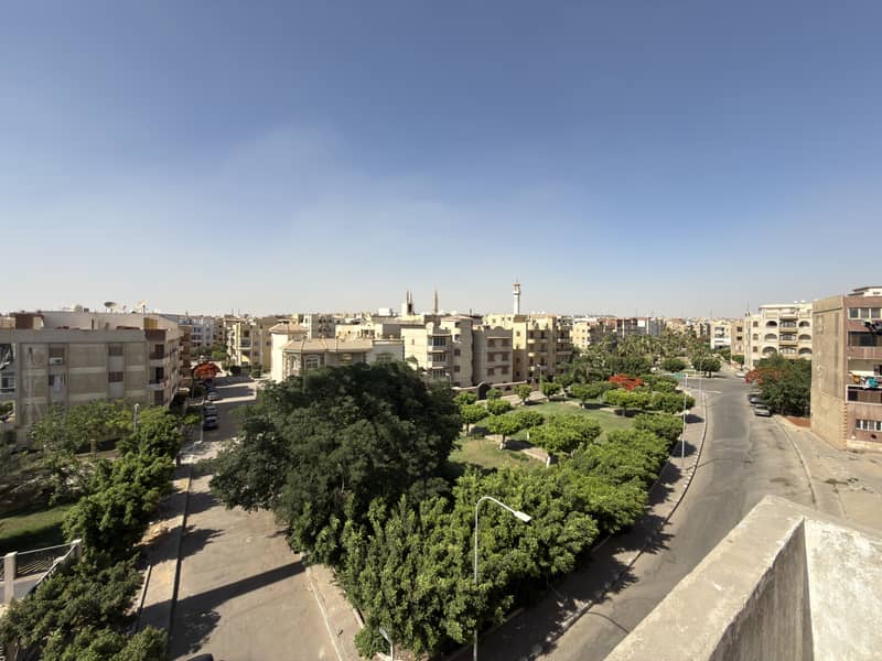Building 276m on the main street separating Al-Shorouk and Heliopolis for intermediaries - Ansicht 5