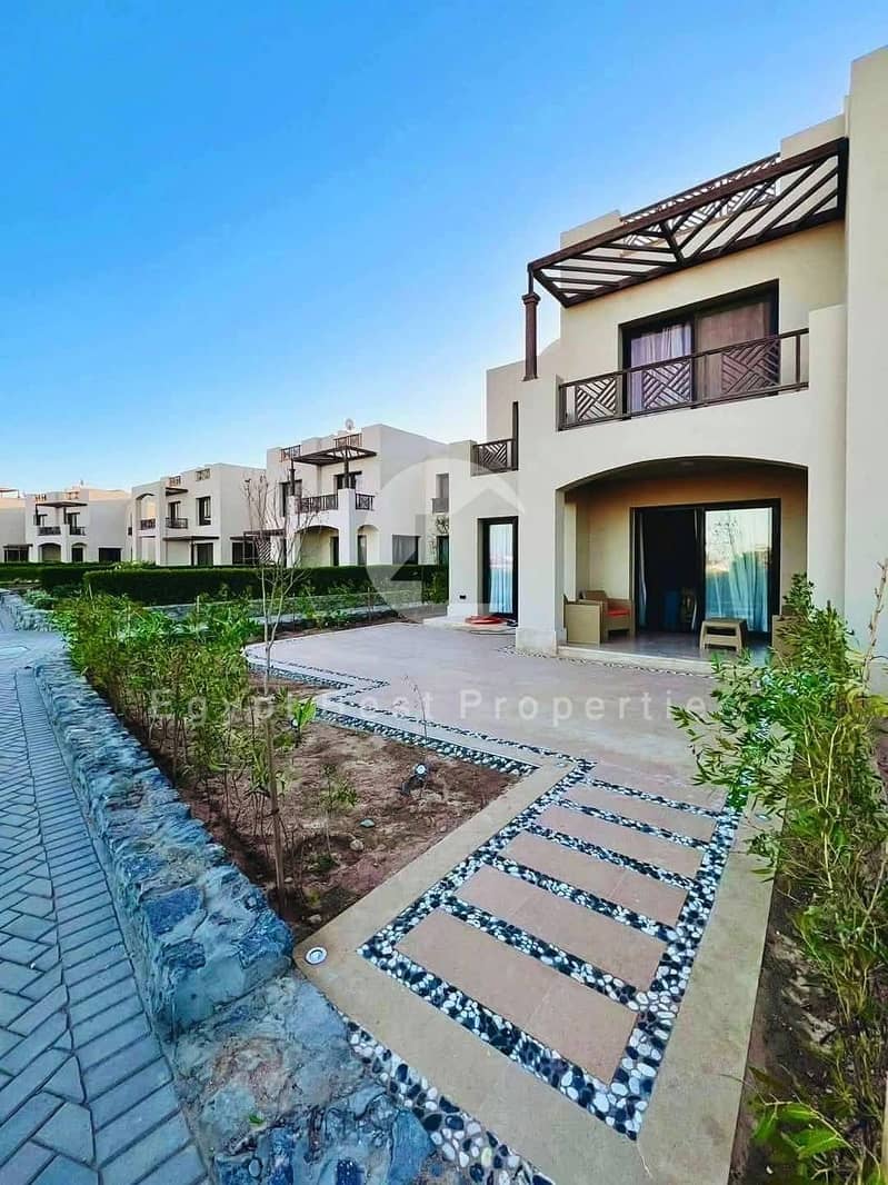 Own Luxury Townhouse 3-bed in a Prime Location Lagoon & Sea View Fully Finished + A. C's @MAKADI HEIGHTS_RED SEA – pohled 2