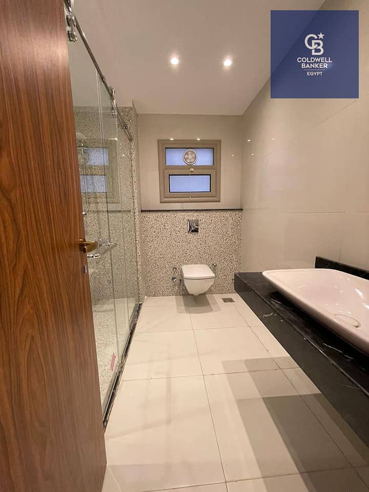With just a 5% down payment, invest and live in the heart of the New Administrative Capital at launch prices with Alcazar Company, next to La Vista. - Więcej