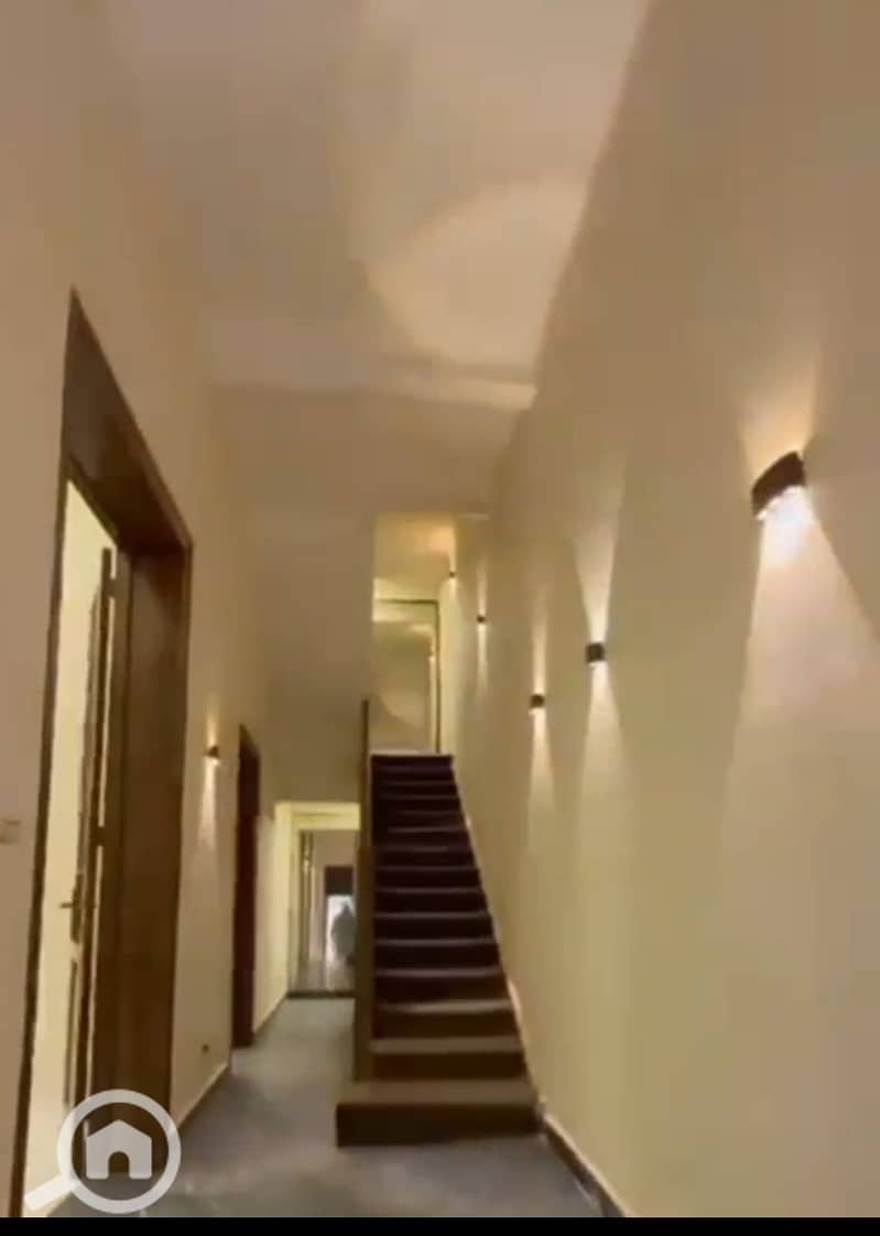 8 1000942971. jpg