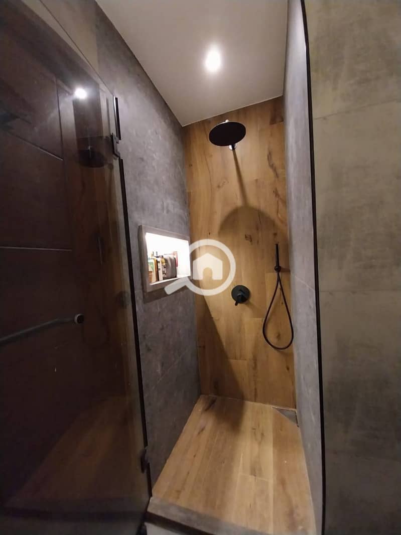 Own a luxurious 176m² Apartment for sale in New Cairo in the best location in Fifth Settlement directly on South 90th Street and minutes from Hyde Par - Widok 3