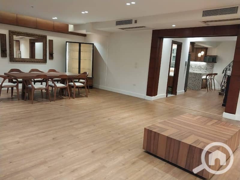 Own a luxurious 176m² Apartment for sale in New Cairo in the best location in Fifth Settlement directly on South 90th Street and minutes from Hyde Par - Więcej