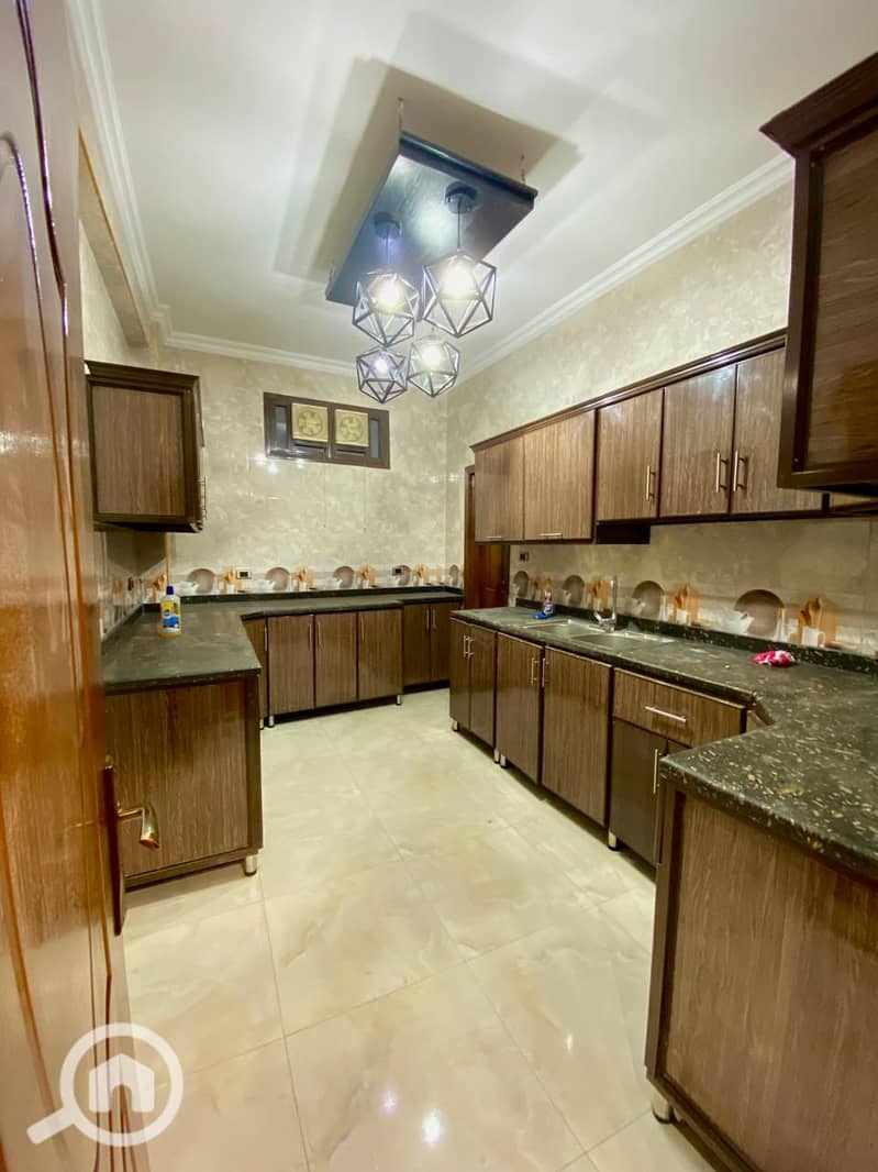 Basement for administrative rent with kitchen, 400 meters, suitable for all activities, highest ceiling in the area, with wooden ceiling decorations, - Ansicht 6