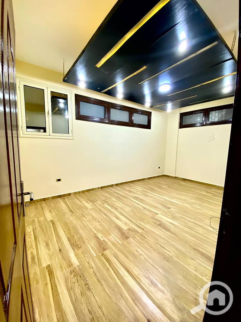 Basement for administrative rent with kitchen, 400 meters, suitable for all activities, highest ceiling in the area, with wooden ceiling decorations, - Mehr