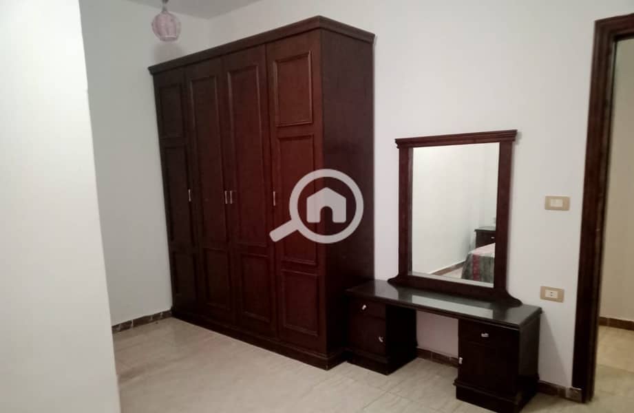 Chalet with 3 air-conditioned rooms next to the lake, third row from the beach - Fler