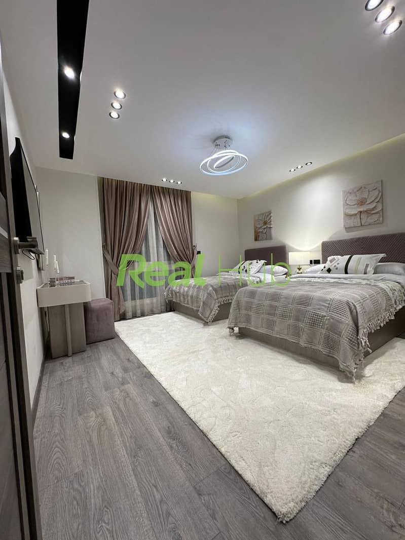 Last ultra-luxury fully furnished apartment in the heart of New Cairo, ready for immediate move-in - Mehr