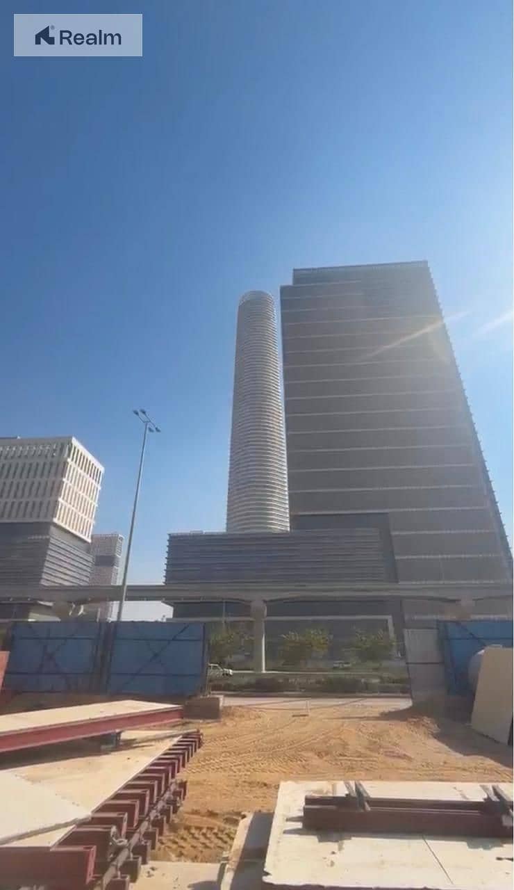 Service apartment in front Iconic Tower Direct and installments for up to 15 years - Ansicht 4