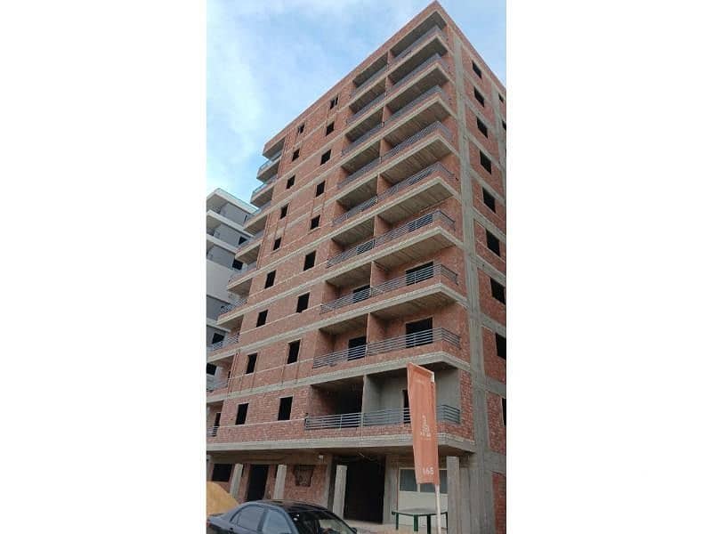 Apartment for sale with immediate delivery in the heart of Zahra Al-Maadi, right next to Wadi Degla Club. - Więcej