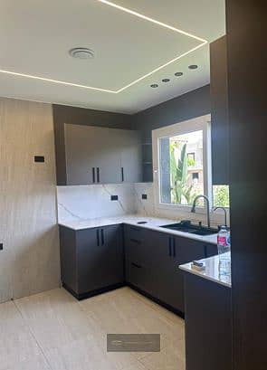 For rent: A distinctive townhouse villa within Kayan Compound – Sheikh Zayed, with a direct view of the open landscape, featuring ultra-super-luxuriou - Ansicht 3