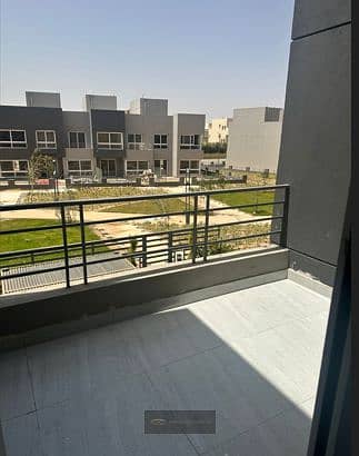 For rent: A distinctive townhouse villa within Kayan Compound – Sheikh Zayed, with a direct view of the open landscape, featuring ultra-super-luxuriou - Mehr
