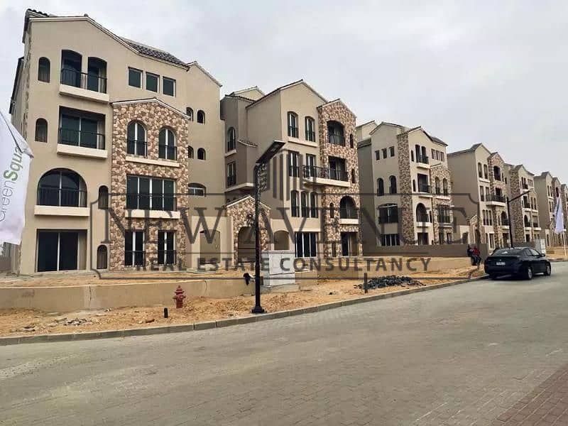 Duplex roof 4 bedrooms with big roof prime location ready to move in Green square compound - Ansicht 2