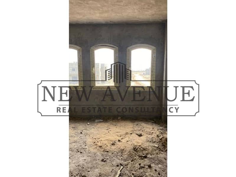 Duplex roof 4 bedrooms with big roof prime location ready to move in Green square compound - Ansicht 6
