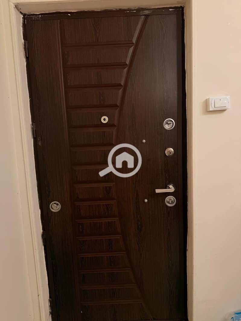 4 1000345211. jpg