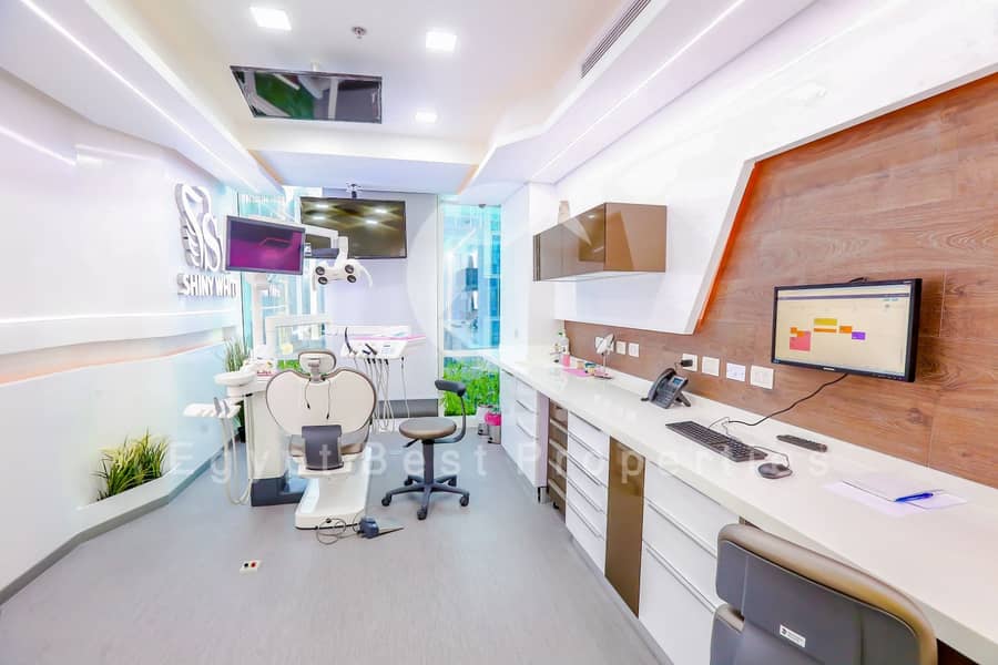 Invest in a Ready-to-Operate Medical Clinic in New Cairo, Featuring Premium Finishing, Included ACs, and Flexible Installments Up to 48 Months. - Widok 3