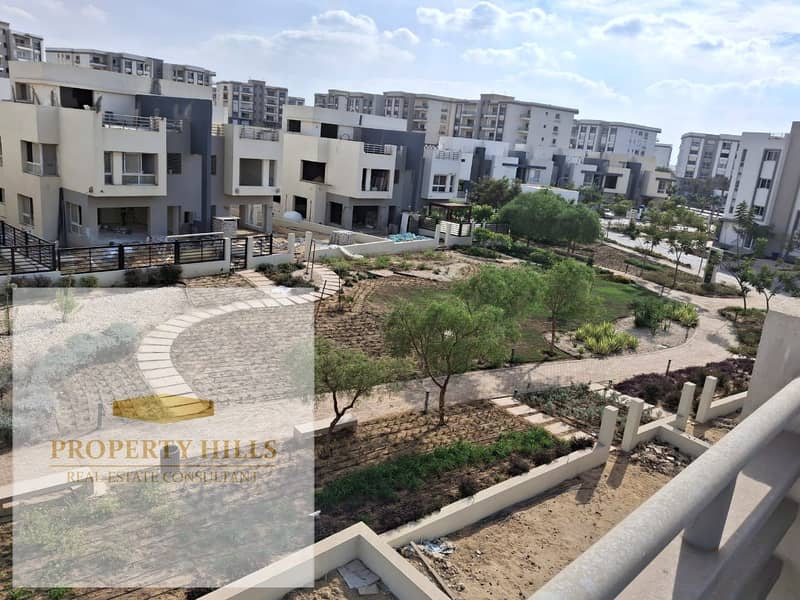 Resale Townhouse Villa 281 sq m in Hyde Park Compound 3 Bedrooms Prime Location Special Price Fifth Settlement near the American University New Cairo - Widok 3