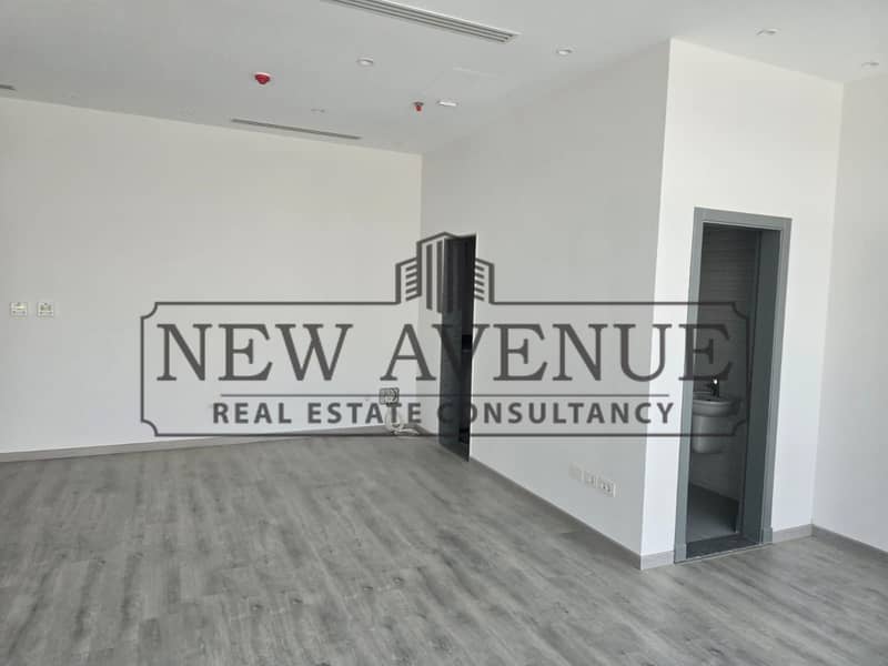 Office For sale With Best Price Fully Finished With Ac's in The Ledge New Cairo Ready to Move - Ansicht 4