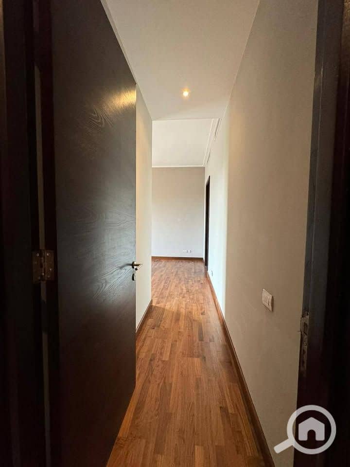 Ready to move Finished Apartment for sale in Beverlly Hills Compound - Ansicht 4
