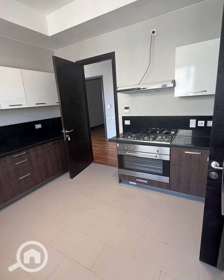 Ready to move Finished Apartment for sale in Beverlly Hills Compound - Ansicht 6