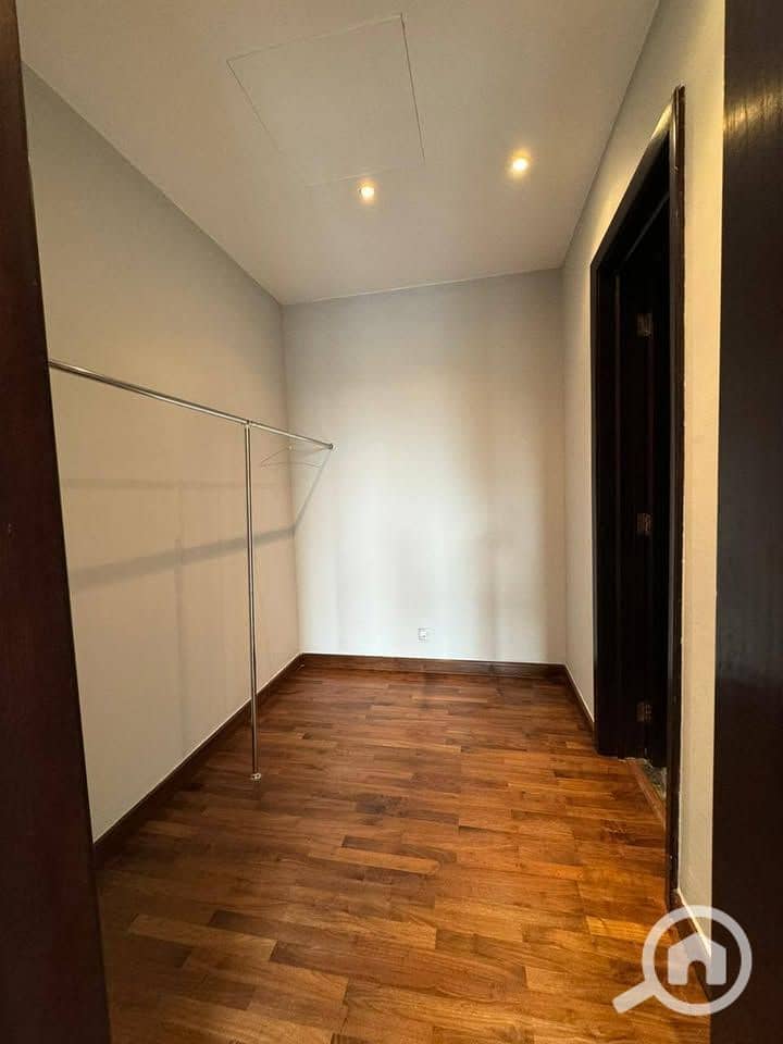Ready to move Finished Apartment for sale in Beverlly Hills Compound - Mehr