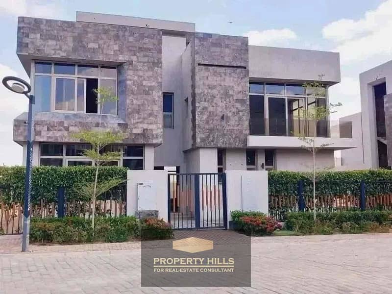 Own a villa at a bargain price next to Mivida and the American University in the heart of New Cairo. - Widok 4