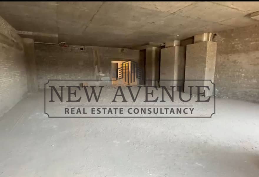 Ready-to-Move Office space for sale in Strategic Location Sheikh zayed - Widok 4
