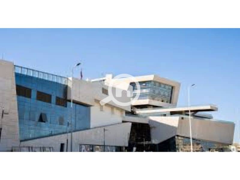 Office in a prime location for sale with installments Ready To Move in Etapa Square, City Edge, El Sheikh Zayed . . . . . . . . - Widok 3