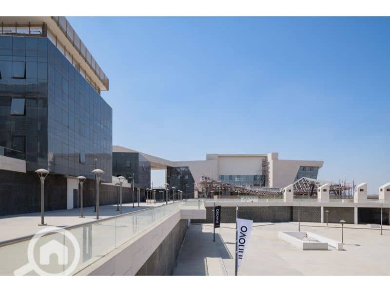 Office in a prime location for sale with installments Ready To Move in Etapa Square, City Edge, El Sheikh Zayed . . . . . . . . - Widok 5