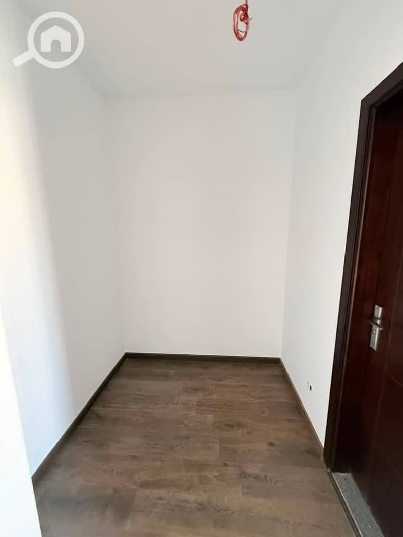 26 1000310898. jpg