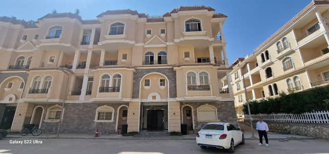 4 Bedroom Penthouse for Sale in 6th of October, Giza - اى فيلا بسعر لقطة للبيع بكمبوند مميز فى التوسعات الشمالية - أكتوبر