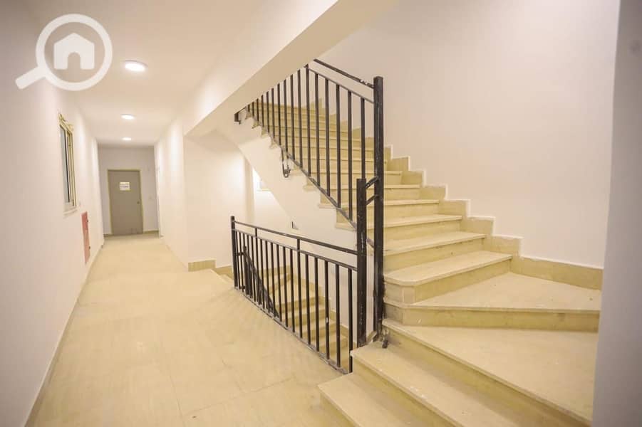 Apartment for sale, immediate occupancy, with the best view in the capital, overlooking the Green River and the tourist promenade. - Ansicht 5
