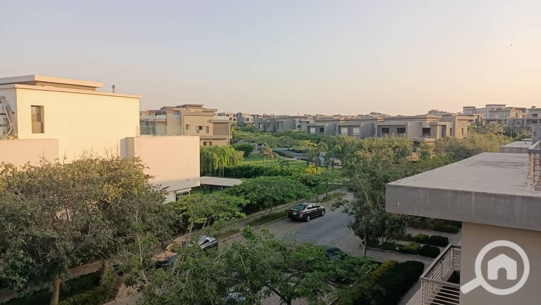 Townhouse corner 6 bedrooms in New Giza Ivory Hill phase prime view – pohled 4