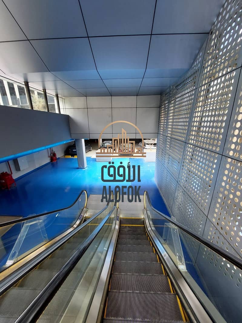 Shop for rent in Fifth Settlement, Panorama façade suitable for clothes and accessories - Widok 2