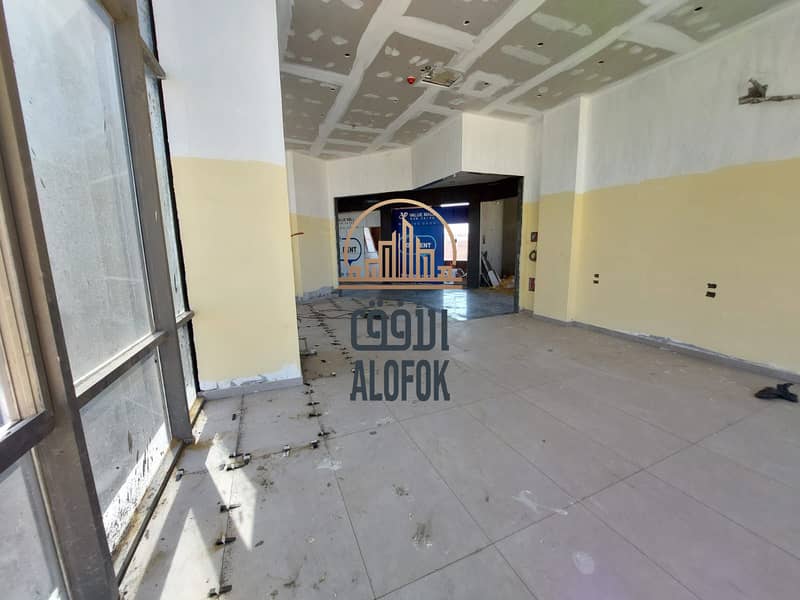 Shop for rent in Fifth Settlement, Panorama façade suitable for clothes and accessories - Więcej