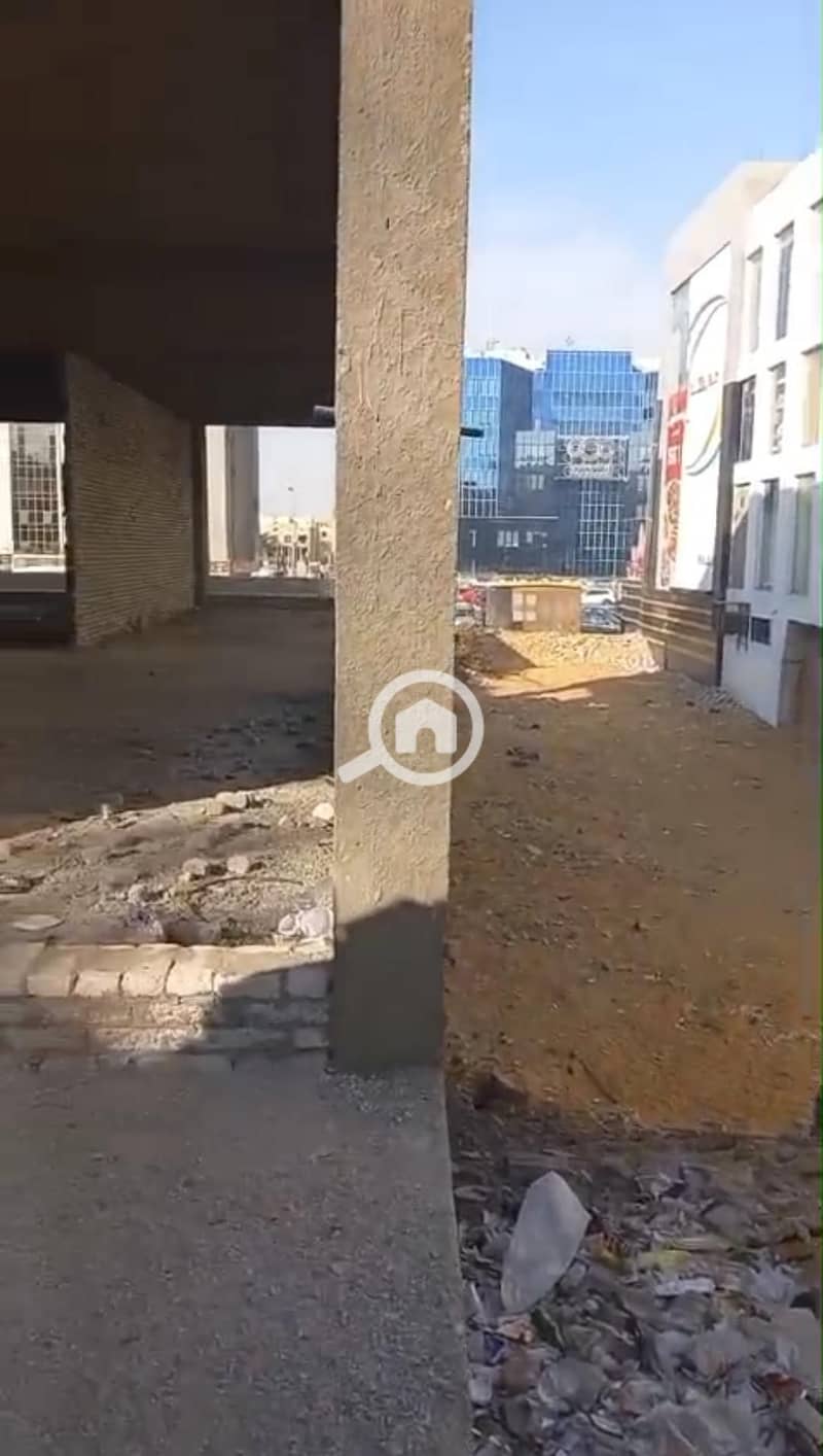 Shop for sale with an area of 62m + 22m in the heart of the first sector in the banking complex, two minutes away from North and South 90th Street - Widok 5