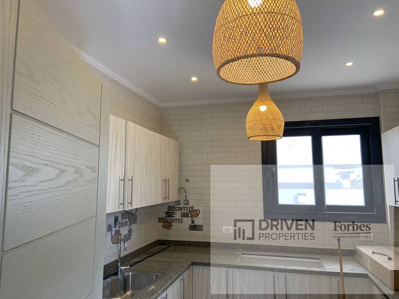 Ready To Move Fully Finished Twin House For Rent With Kitchen and AC's In Patio El Zahraa Compound Sheikh Zayed Giza - Ansicht 3