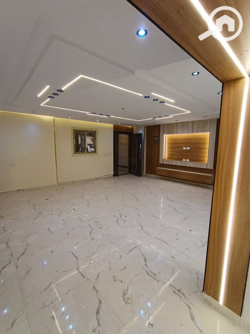 Villa with a private entrance facade - Ansicht 4