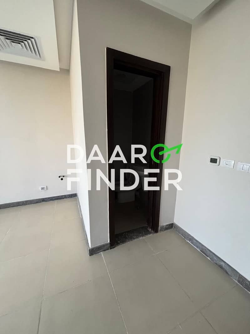7 8e2bf131-b179-46d9-9940-0c967a01363c. jpg
