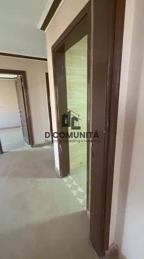 A premium office located in a vibrant area in the Fourth District, just steps away from Al Hamed Mosque, Seven Stars Mall, and Saudi Market. - Ansicht 6