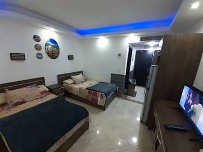 2 Bedroom Chalet for Rent in Hurghada, Red Sea - شاليه جديد فخم ٤ سراير يري البحر ١٠ دقائق من الممشي السياحي