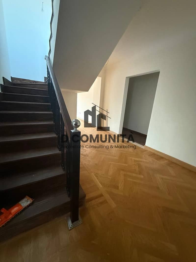Penthouse for rent with an area of 255 square meters and a roof of 133 square meters in Ameer View Compound Promenade - North-facing view garden with air conditioning and garage. – pohled 4
